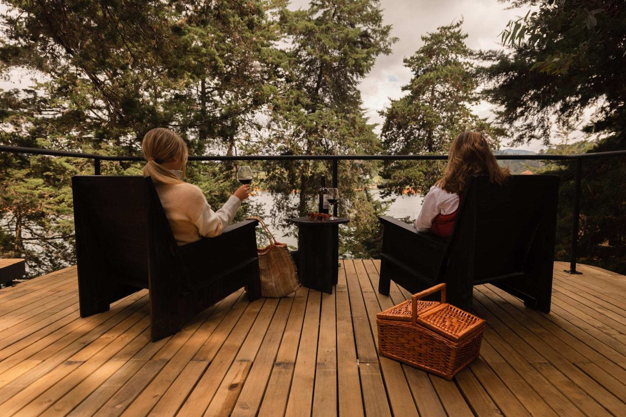 Porto Marina Hotel Guatape Exterior photo