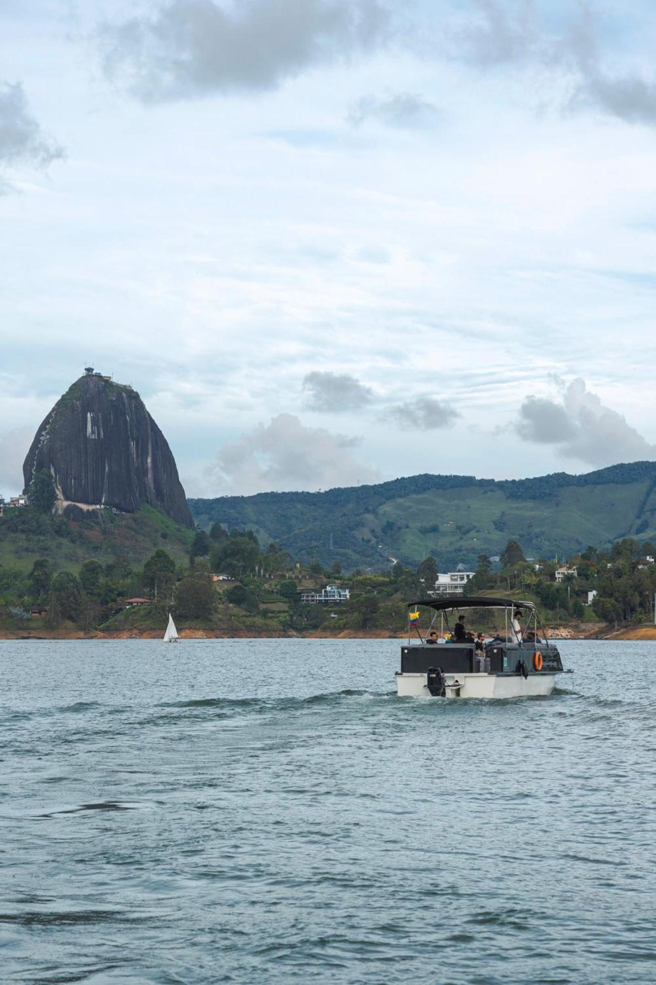 Porto Marina Hotel Guatape Exterior photo